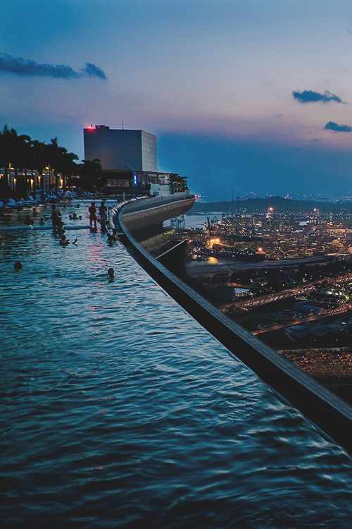 johnny-escobar:  Marina Bay Sands SkyPark Infinity Pool | JE 