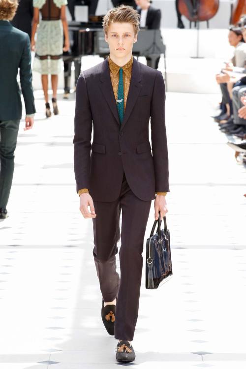 Hugh Laughton-Scott for Burberry Prorsum SS 2016 menswear ph. Marcus Tondo