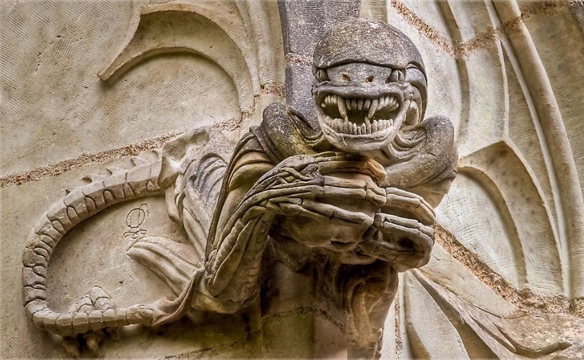 megulapadfoot:  Gargoyles from Chapelle de Bethléem in Nantes, France. 