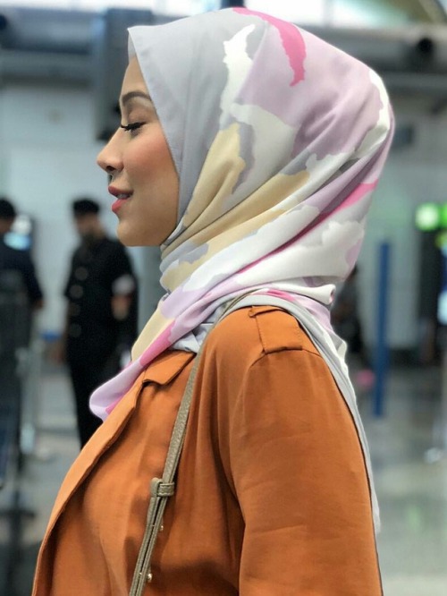 originalandcopyori:originalandcopyori:Farah Nabilah #original
