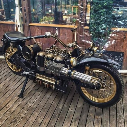 steampunktendencies:  You ride is here! Thank