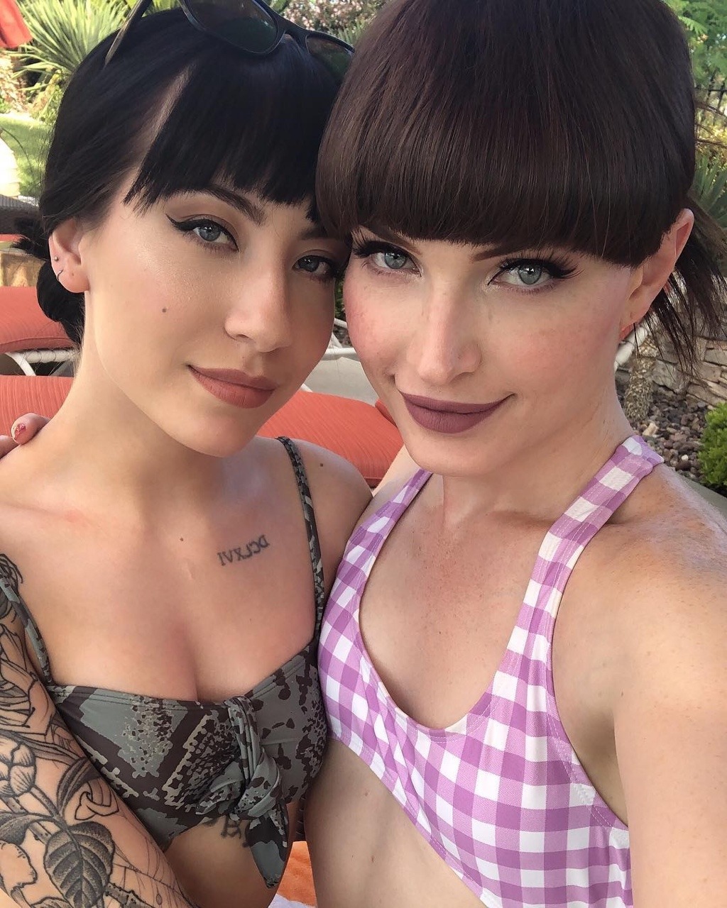 superbtrans:  Charlotte and Natalie 