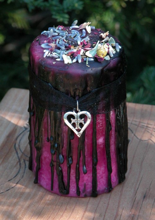 morg-ana:  theravenaurora:  Absolutely gorgeous, unique candles from ~WhiteMagickAlchemy~  ☽ witchcraft, astrology, nature & sex ☾ 