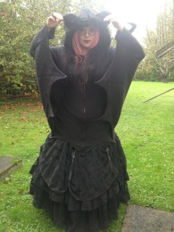 Gothiccharmschool:  Happy Halloween, From Your Very Batty Auntie Jilli! 