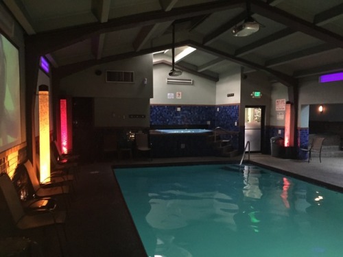 liquorgunsbaconandtits2: Clothing optional Adult hotel/pool &amp; 2 hot tubs along with a bed in