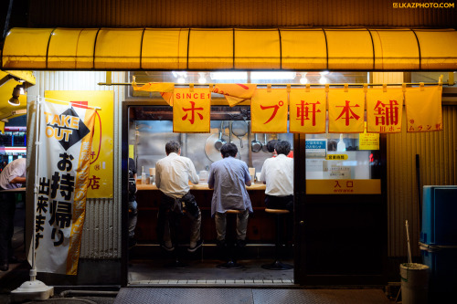 mizianko:  tokyostreetphoto:Yellow Ramen Shop, Otsuka 大塚   mizianko  