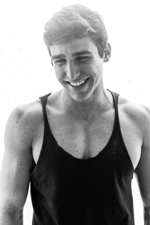 radkidintown:  WHO THE HELL IS THIS GUY. I FELL IN LOVE WITH HIM RIGHT AWAY. 
