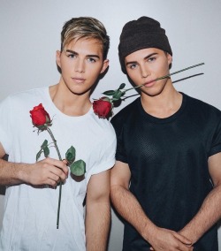 adultmaletwins:  Twins Cooper and Luc Coyle.