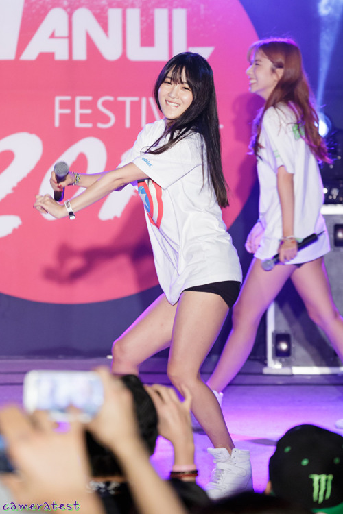 visualglow: 08/28 Hyun Young fantaken @ Woongji Tax &amp; Accounting University Festival by 