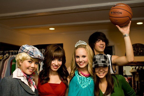 my-tardis-sense-is-tingling:  chlorinne:  Never forget that the cast of Camp Rock