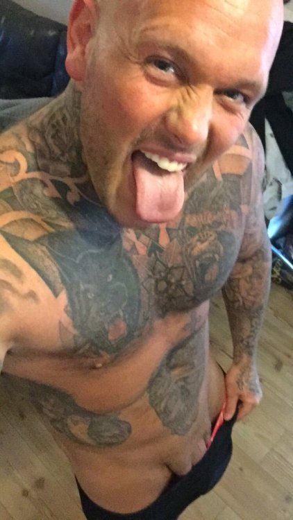 yoursporadiccollectorduck: topmakoshark:Masculine tatted bottom Bet he moans like a whore while gett