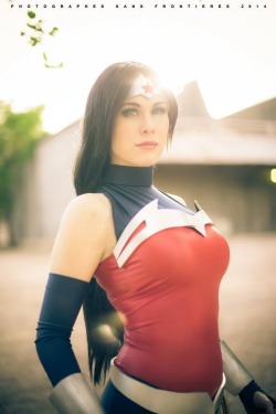 seventy-percent-inked:  New 52 Wonder Woman Cosplayer: LadyLemonCosplay Photographer: Fernando Brischetto 