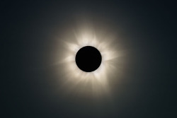 pleoros:  Martin Rietze - Australia/Queensland total Solar Eclipse, 2012