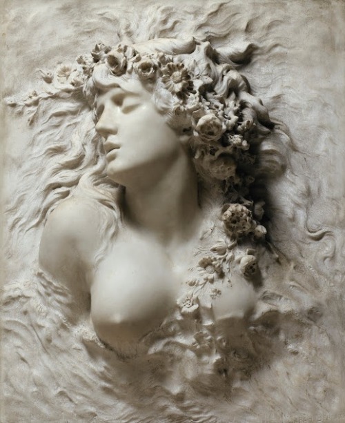 roses&ndash;and&ndash;rue:Everyone knows Sarah Bernhardt as an iconic 19th century actress. 