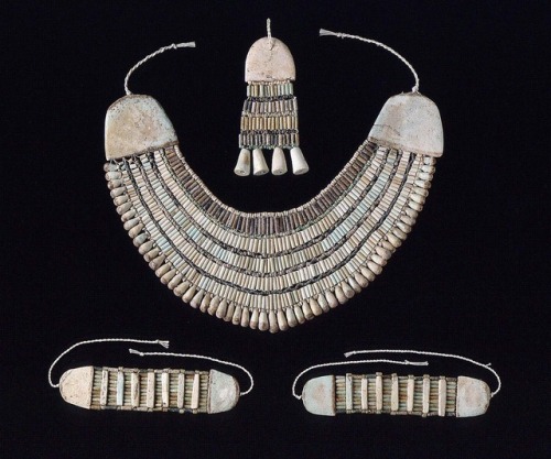 theancientwayoflife:~ Wesekh broadcollar, Wrist Ornaments and Counterpoise.Culture: EgyptianPeriod: 