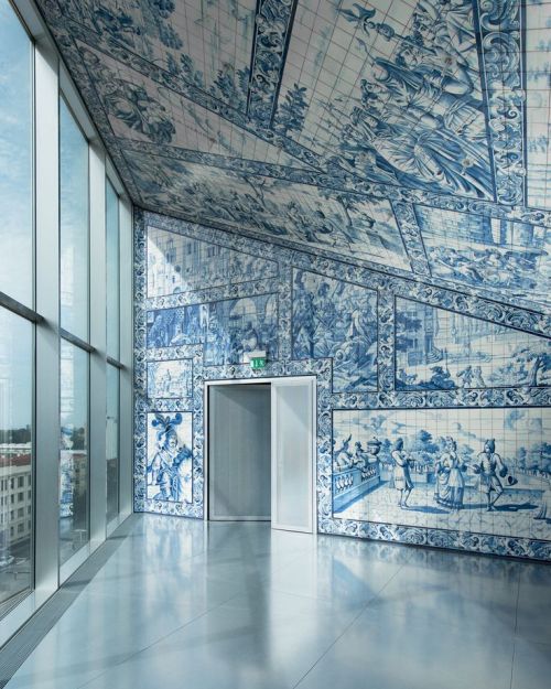 beautyandtheuniverse:rem koolhaas / la casa da musica, porto