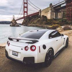 Nissan GTR