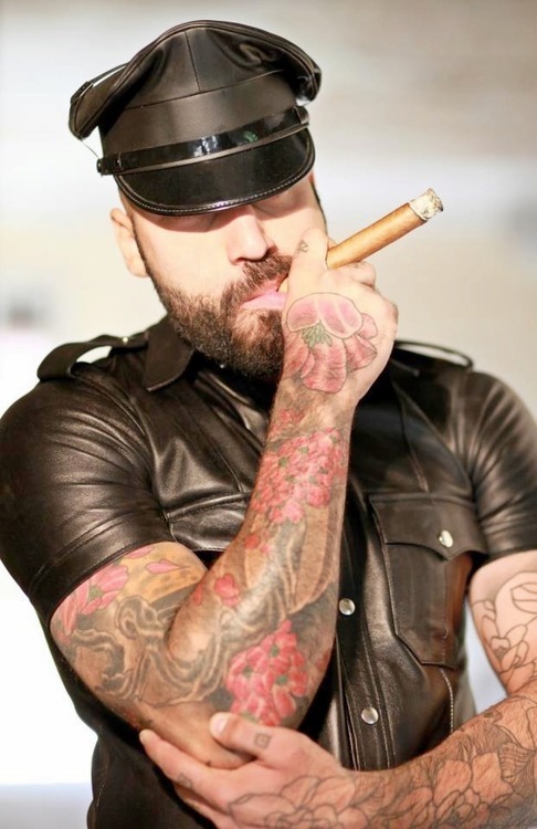 daddiesboy065: wkhornyalways: cigarboycody1: dutchbear74: Leather &amp; Cigars After meeting wit