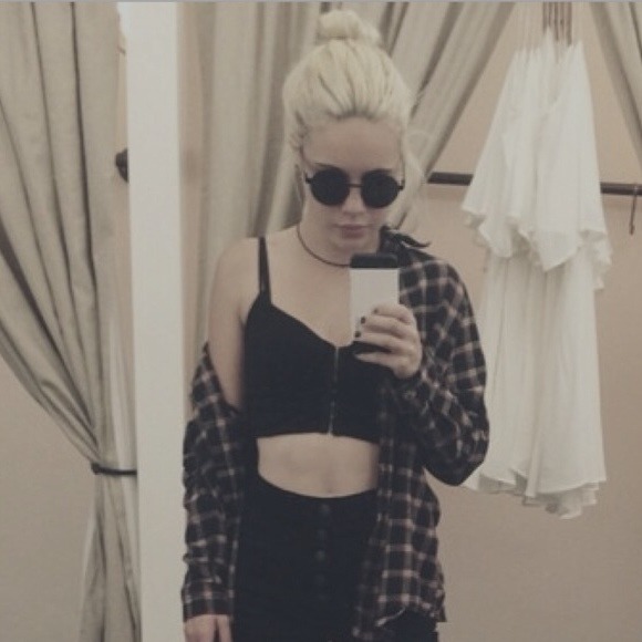 imaginaryicxns:  bea miller packs • please like if u save/use  • no need to credit