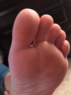 misshsd:  Gorgeous morning soles.  So soft…