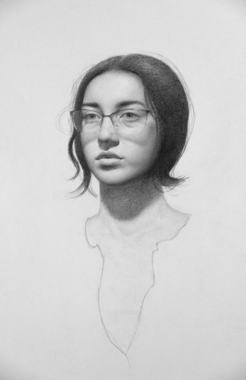 Here is my student Vera, she took some hours of her own studying time and gave me a chance to draw h