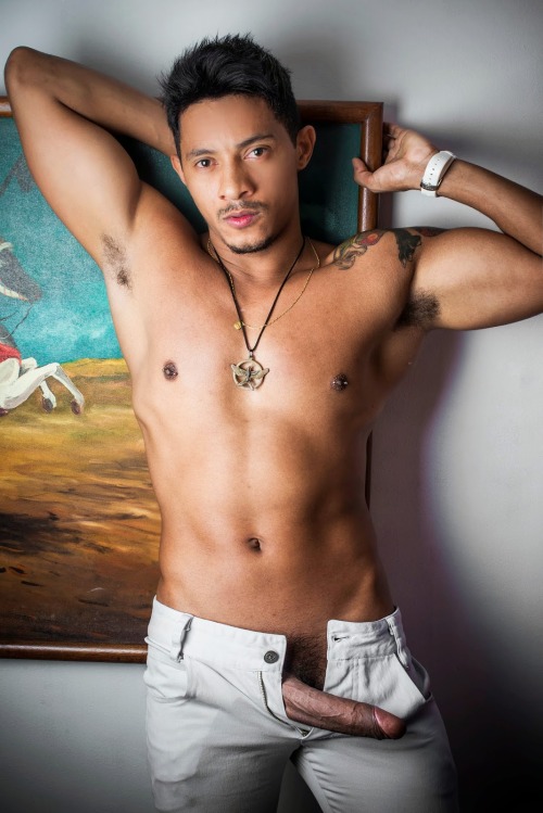 brazilmen:  brazilian escort Denis Junior brazilmen.tumblr.com contact me: brazilmen@mail.com 