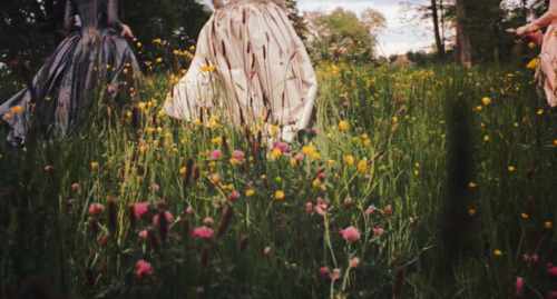 detournementsmineurs:Kristen Dunst dans “Marie-Antoinette” de Sofia Coppola, 2006.