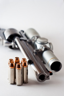A blog dedicated to firearms and debating gun control