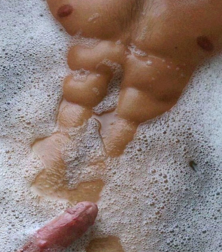 i-am-jacks-dick:  Mountains of the moon, peninsular🍌.
