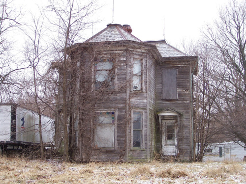 destroyed-and-abandoned: House in St.Johns, Ohio Source: scottamus (flickr)