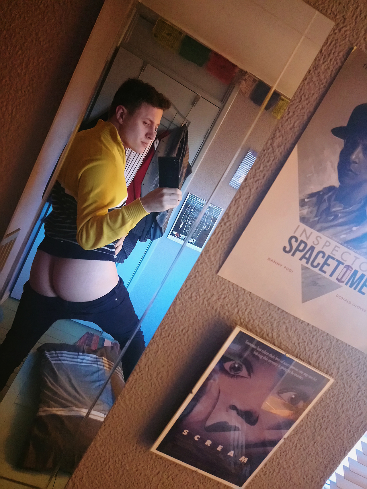 yourlocalbottom:  Haircut + new outfit [ft. twink ass]