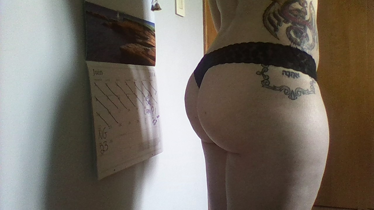 browneyedgummibear:  happy thong thursday you guyzzz
