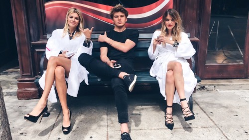 joannahalpin:  robe life with @kellyrohrbach & @iblamejordan 