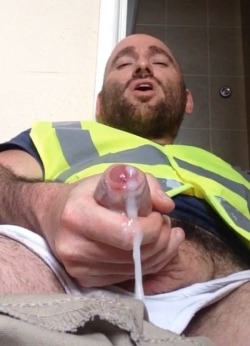 dumbcuntrybootluvr:  tradieplayer:  Decent load 😉  hot…