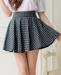 laceyfashionista:  High Waist Skirt