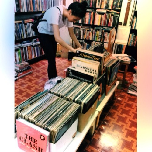 hallowsonbuses:  Used book hunting. #books #records #secondhand #bookshop #chiangmai #thailand (at Backstreet Books) 