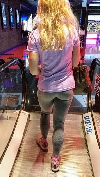 mikesw2017: Milf in grey yogapants, part 3