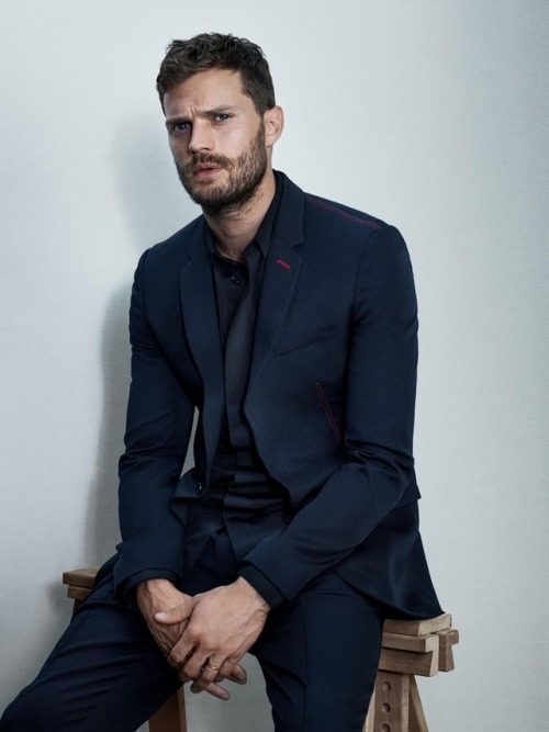 Brand new photoshoot of Jamie: http://jamie-dornan.org/gallery/thumbnails.php?album=1109