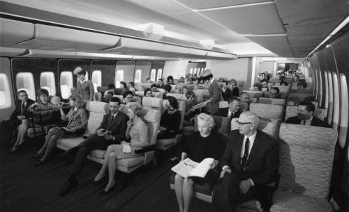 vintageeveryday:Wide seats and plenty of legroom: These old Pan Am photos show how much airline trav