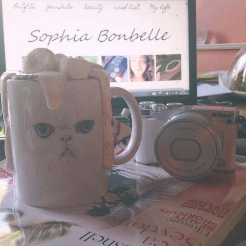 How cute is this @twistedenvy mug! Perfect for keeping my company while editing today&rsquo;s vi