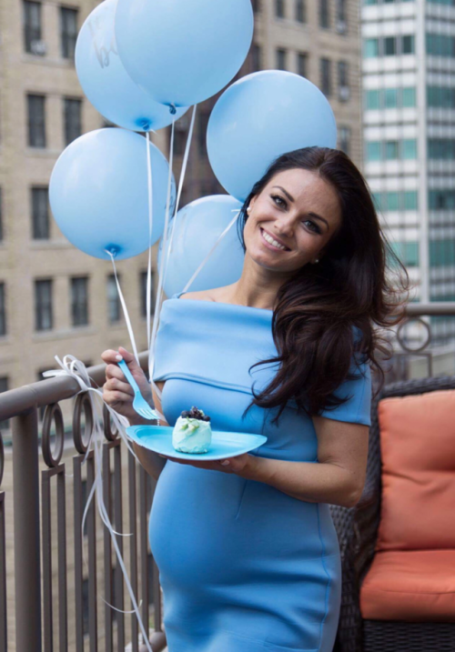 bellylove577:Very round babe!