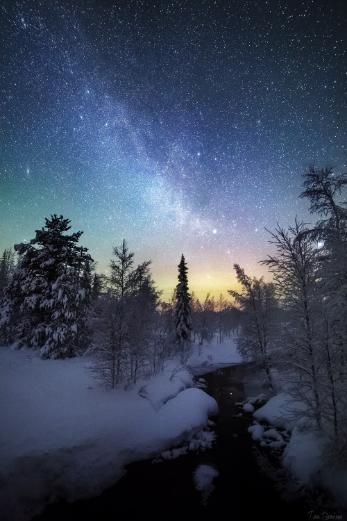 tiinatormanenphotography:Night walk.  I really love winter nights, cold but there is something very mystical.  21/22th Jan 2015 , Southern Lapland, Finland. by  Tiina Törmänen     www | FB 