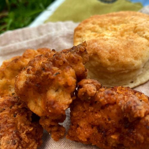 No better #picnic food than #FriedChicken and #biscuits. You can argue with me, but you’d be w