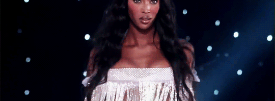 dollsofbeauty:  naomicampbellgifs:  Naomi Campbell @ VSFS 2003   Dolls