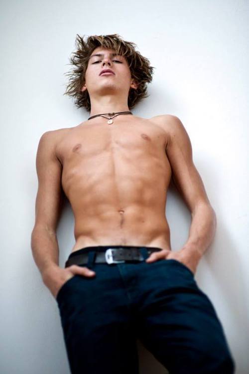 generic-boys:  GENERIC BOYS