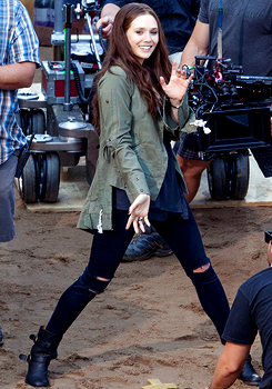 rey-leia: Elizabeth Olsen on the set of ‘Captain