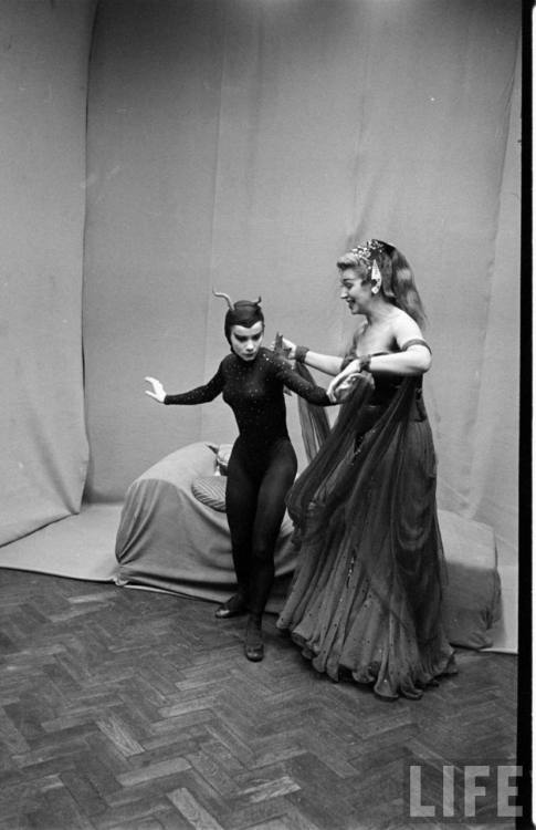 The Devil’s Daughter at La Scala (Thomas McAvoy. 1954)