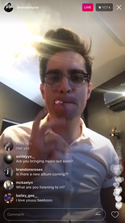 Brendon Urie Live on Instagram [12. October 2017] Talking about Halloween, Costumes and Parties. (Al