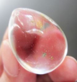 sdlgiftstore:  38.5ct 26x20x12mm Quartz Crystal