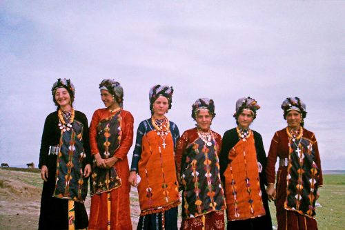 m4zlum: assyrians (©archive images from the dominican community, hewlêr)